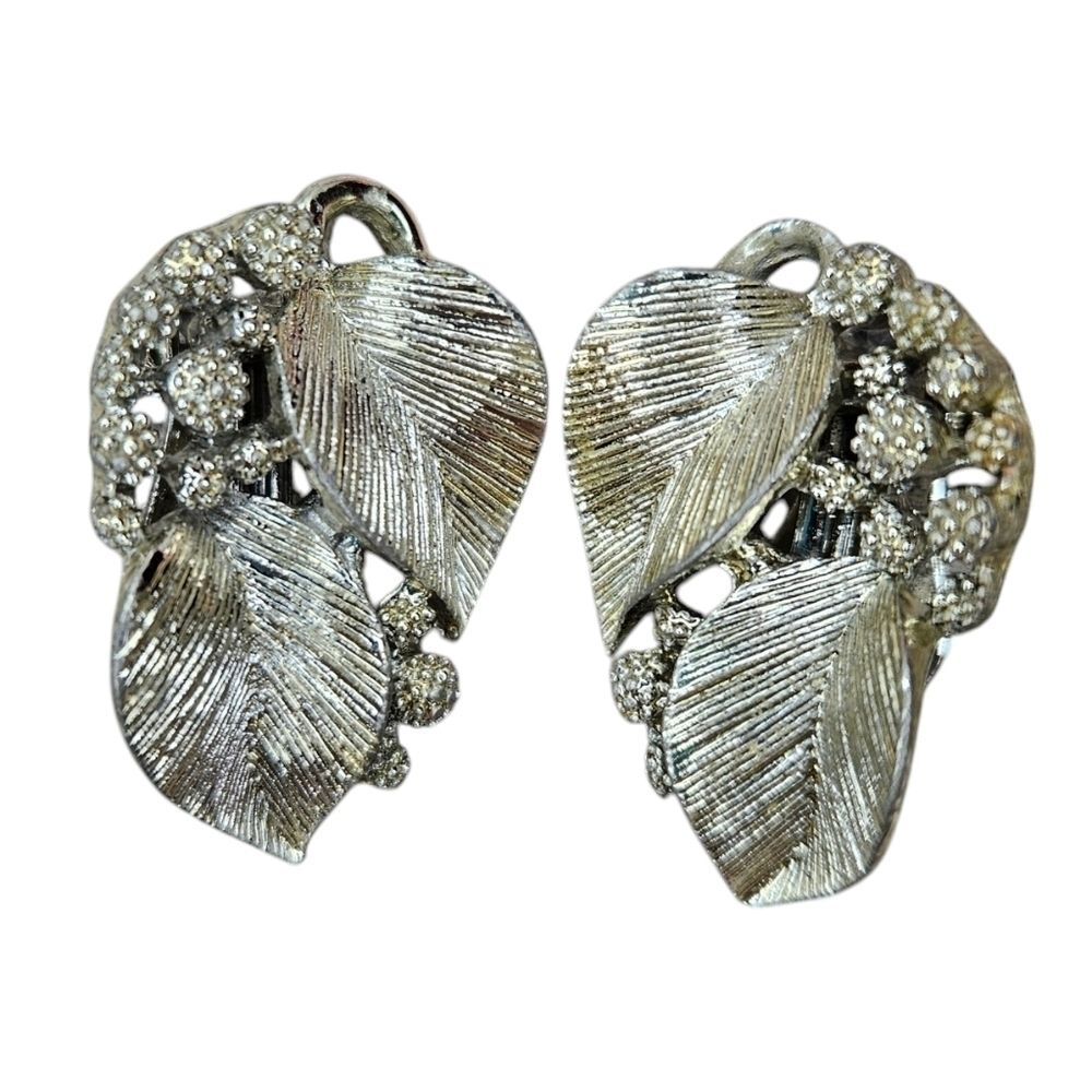 Vintage Lisner Silver Tone Textured Leaf Clip On Earrings Mid Century Modern